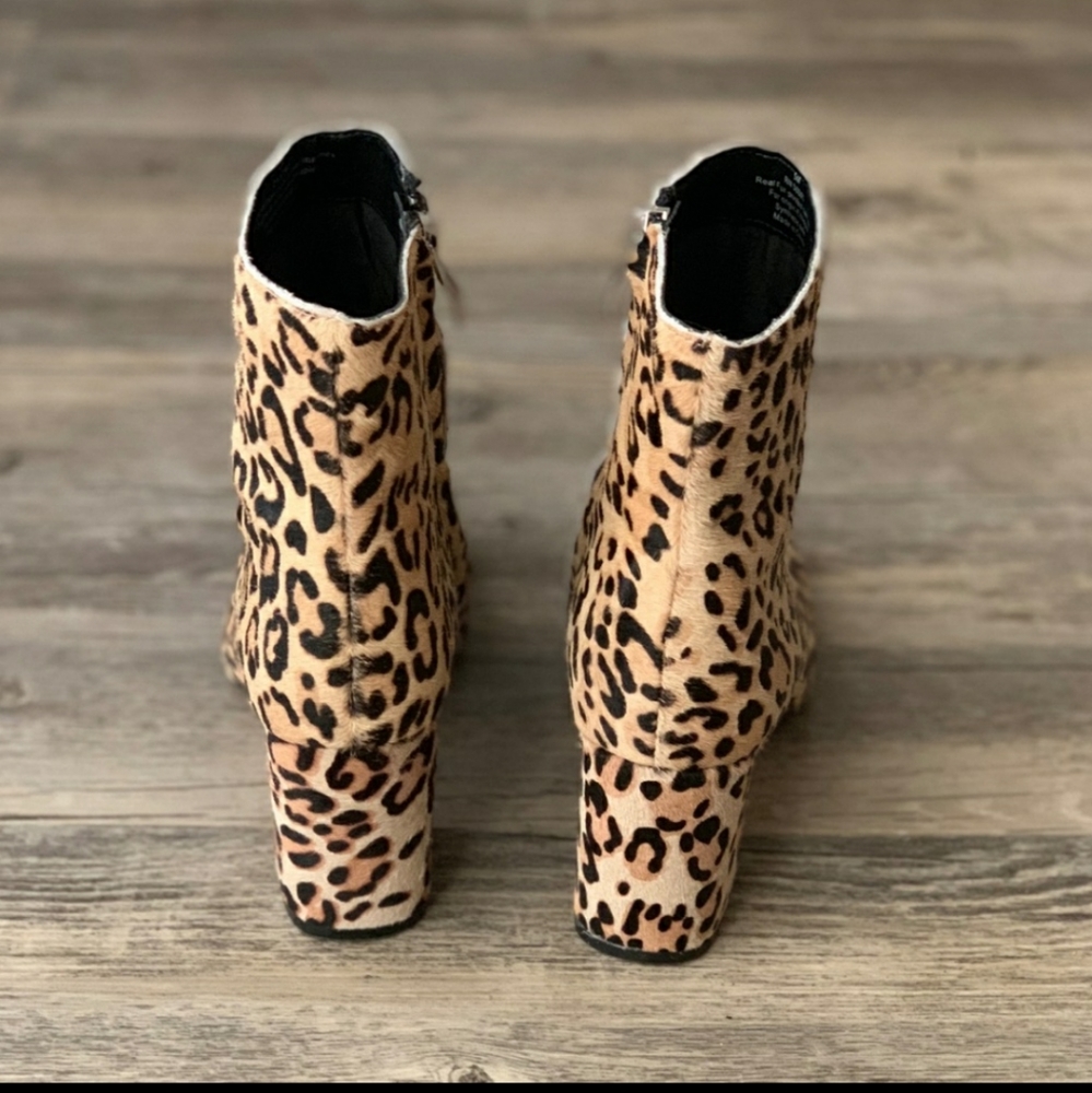 HP 🎉🎉 Halogen Alexa Leopard Cheetah Print Bootie - Picture 2 of 6